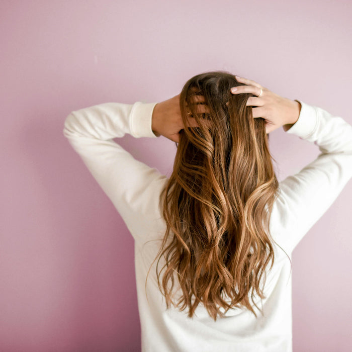 Caduta dei capelli nelle donne: cause e rimedi naturali